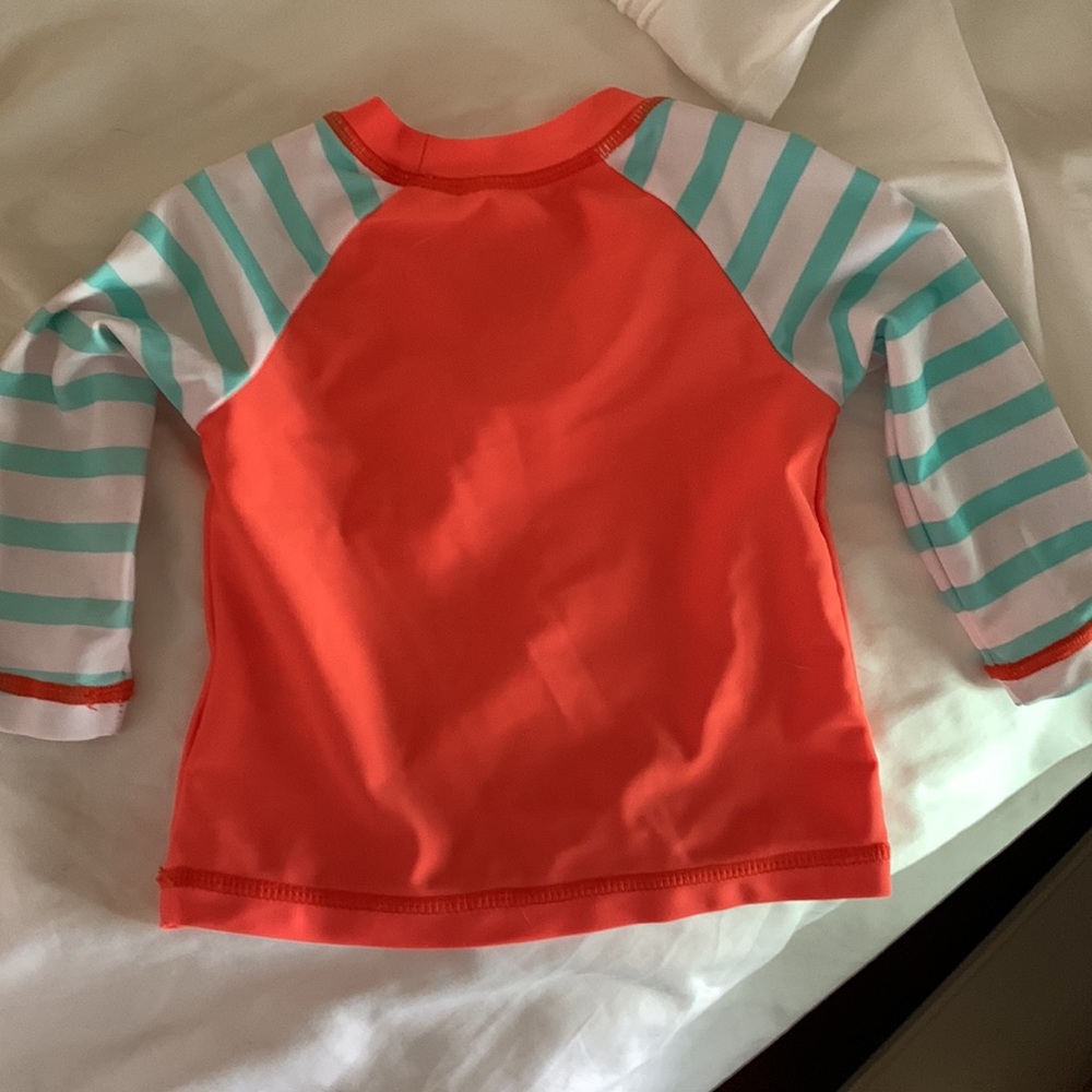 Hayley Rash Guard - Picture 4 of 4